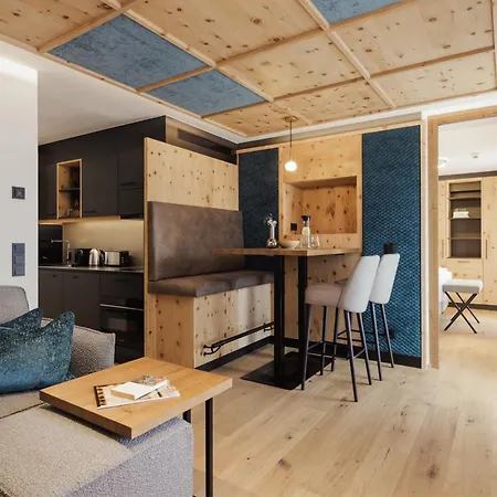 Pachmair 1453 Szálloda Uderns